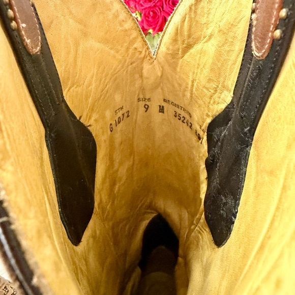 Corral Boots Women Size 9! Leather and studs! Great design! - Picture 3 of 9